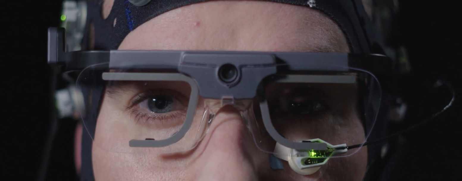 您的眼神不但能撩人，还能控制无人机！