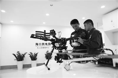 无人机助力电路巡检 工人不必边砍树边巡线