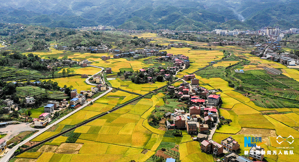 这个国庆怎么玩？带上无人机体验新感觉