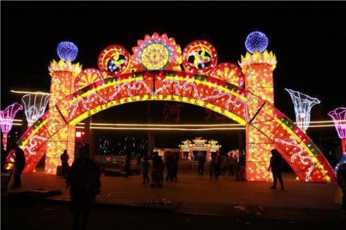 无人机编队灯光秀国庆节华北首秀炫彩华美 郝小学