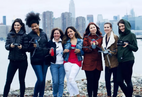 这个在线社区扩大了女性无人机飞行员的知名度