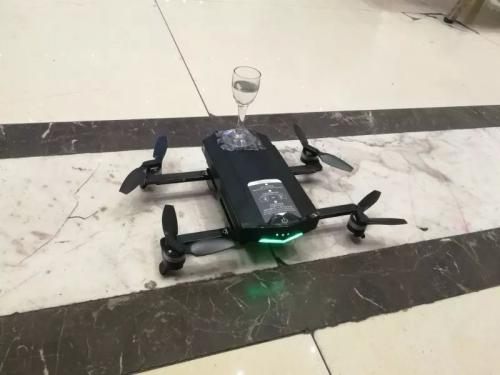 普宙助力海尔峰会，O2无人机为徐萌总空中敬酒