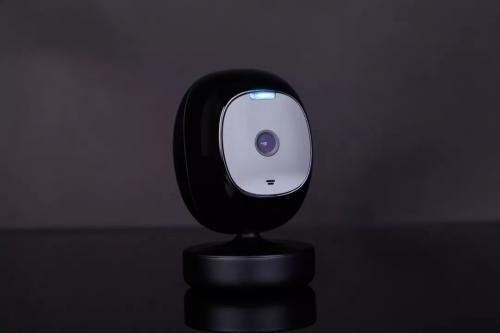 大疆竞争者推出AI相机，是又一个被迫转型还是迂回战术？