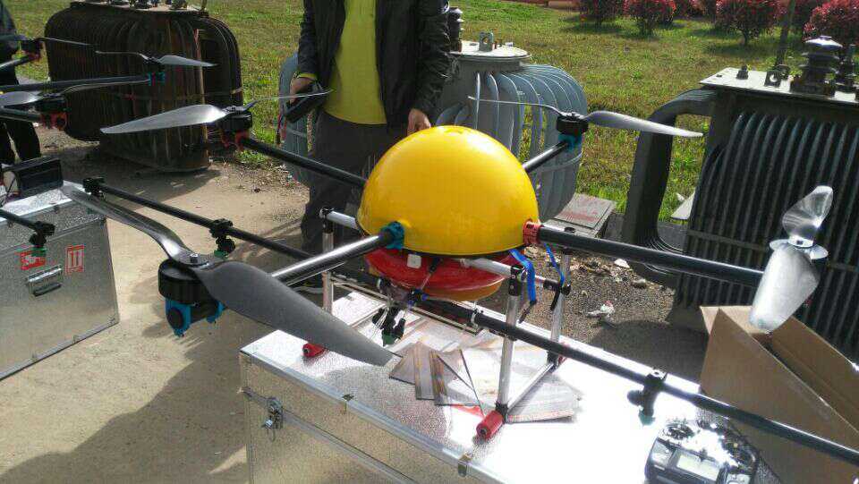 唯天智能四轴农林植保无人机——天雨_无人机网(www.youuav.com) 唯天智能四轴农林植保无人机——天雨_无人机网(www.youuav.com)