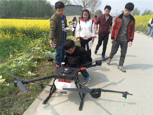 专业实践无人机课程，服务地方农业