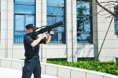 上虞公安成立绍兴首个无人机战斗组 能完成多种任务