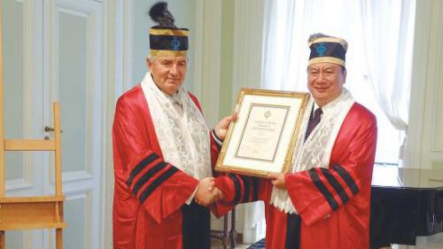 华裔教授兰玉彬当选欧洲科学院院士