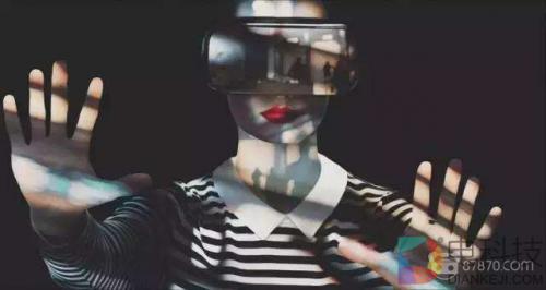 隔壁土豪的新玩具！VR竞速无人机了解一下