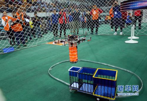 天津青少年“玩转”无人机