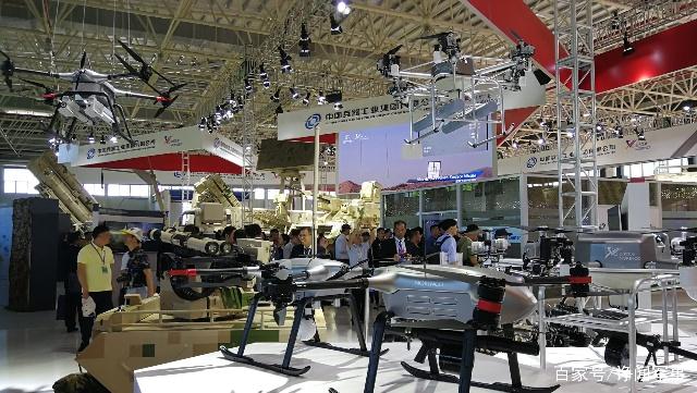 1挺机枪不嫌少，2发导弹不嫌多！航展神奇无人机，堪称穷国福利