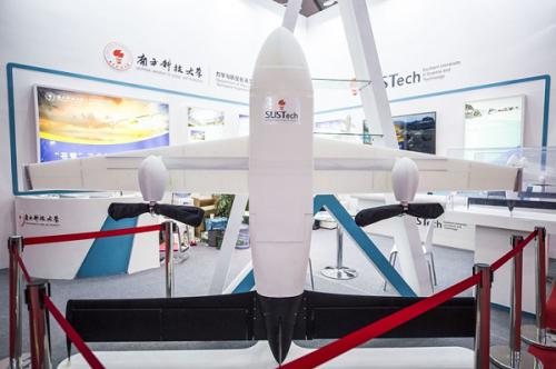 国产无人机“秀”智能拼技能