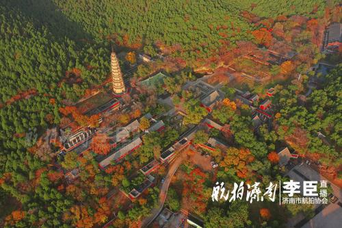 无人机飞跃古刹秋色 解读千年灵岩神秘传说