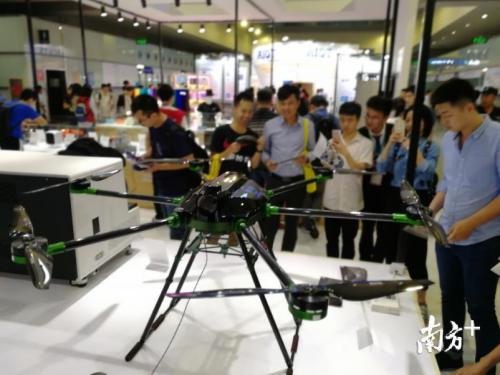 激光除草机器人首秀！这家成立21年的深圳公司与高交会“共成长”