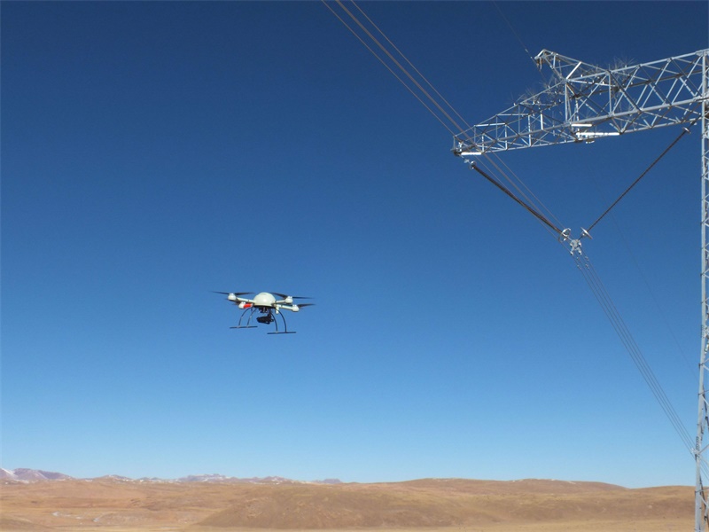 烟台供电公司开展老旧线路无人机巡检工作