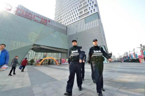 梳理交通乱象症结觅良方 宝山公安分局探索商圈治理新模式