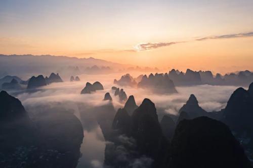 集齐这 7 个小技巧，你就可以召唤航拍大片了