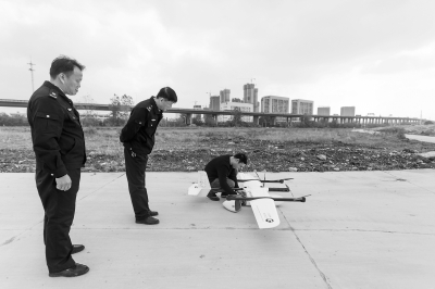 汉阳无人机“鹰眼”查违 300米高空可以看清地面的一块砖