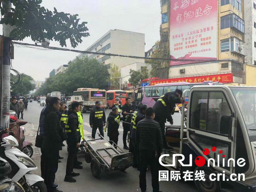 无人机辅助多部门联合执法 齐抓共管显成效