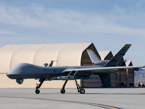 神了！伊朗又将美军现役最强武装无人机从天上骗下来“没收”