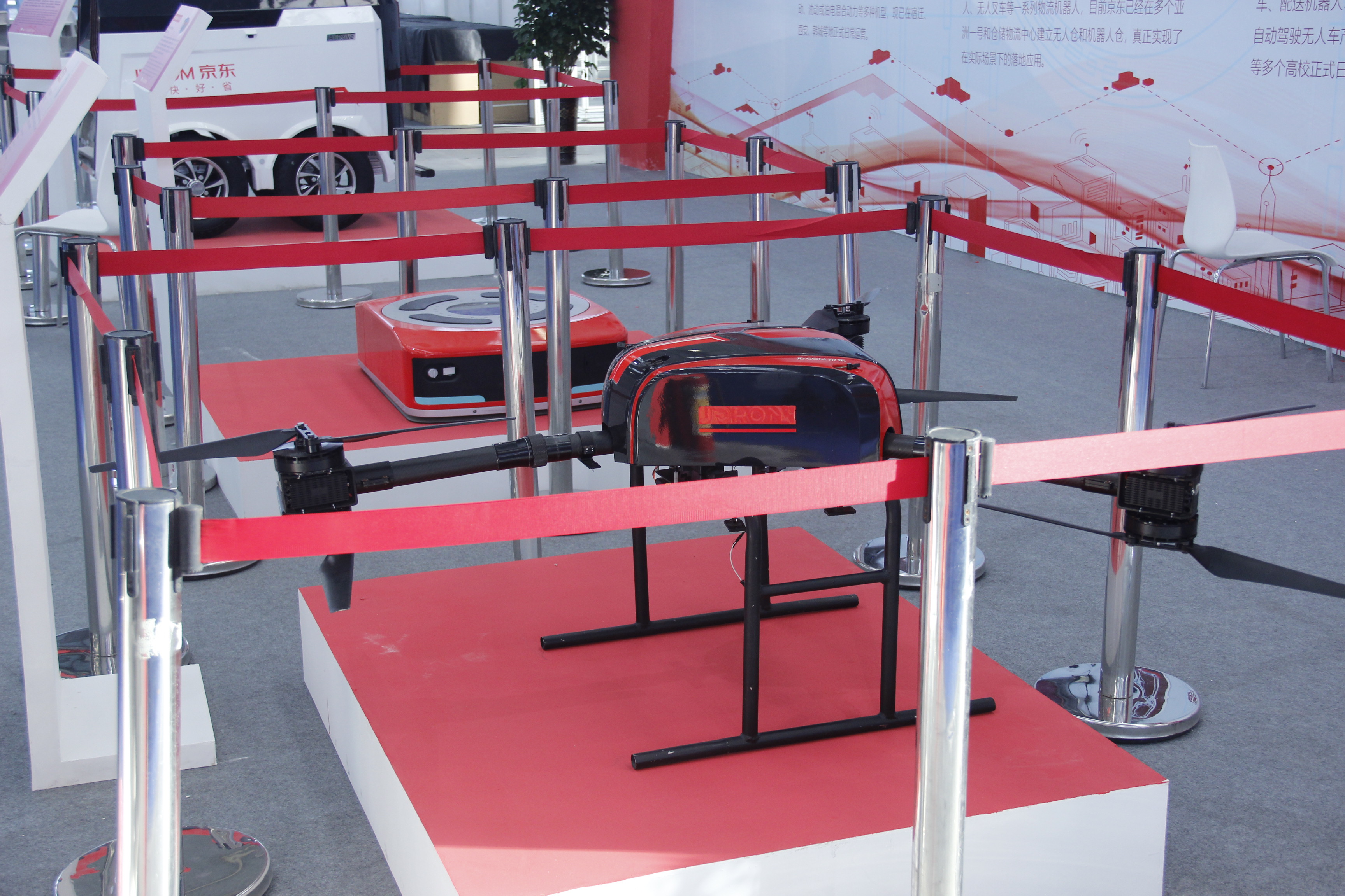 从无人物流开始，京东要打响翻盘号了？