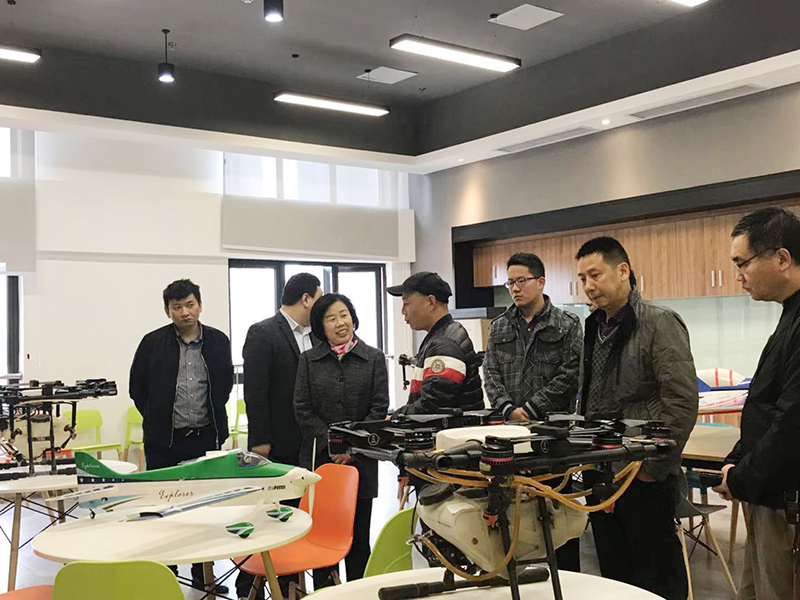 河北唐山国家高新技术产业开发区管委会苏东红副主任一行赴飞狐航空公司考察