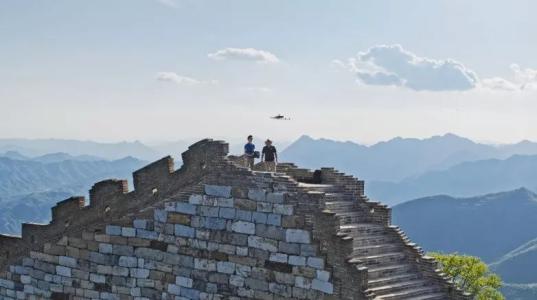 外媒：无人机成为中国保护长城新工具 可进行精确测绘