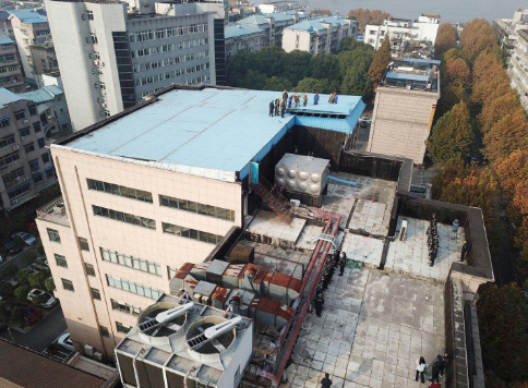 望远镜、无人机多方位多角度锁定目标拆除违建