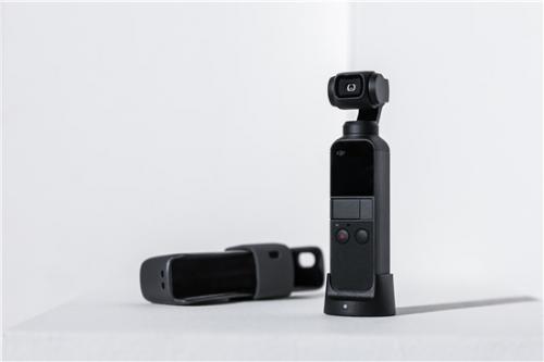 大疆灵眸Osmo口袋云台相机发布：极致小巧 售2499元