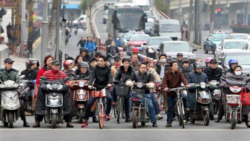 上海浦东启动行人非机动车交通违法专项整治：半年每天检查，探索启用电子设备和无人机