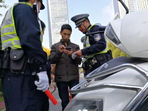 浦东今起启动180天行人非机动车交通违法整治行动 其间将动用无人机取证