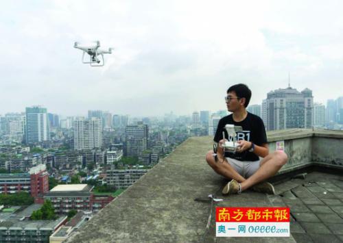 无人机成年轻人新宠：放飞自我 实现心底飞行梦