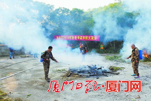 消防再升级：无人机当“侦察兵” 移动水袋重装上阵