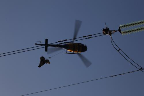 国内首次！直升机带电X光检测作业成功