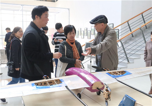 浙江嘉兴：科技之光闪耀“实验室开放日”