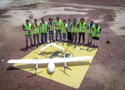 天上雷达飞，地上蛇儿追？小哥，你一定是去了…