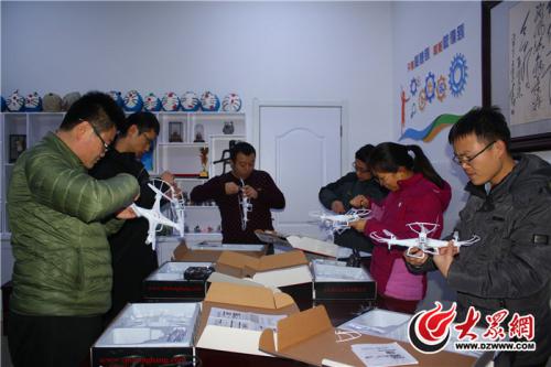 文昌街道“李昌磊创客工作室”组织无人机培训