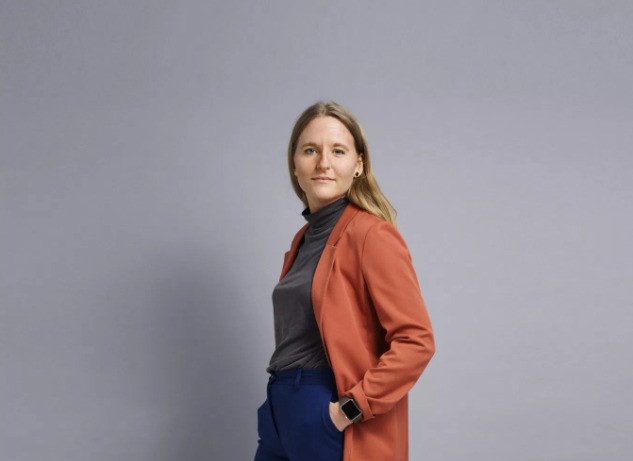 无人机女王：用人工智能物流无人机传递爱心