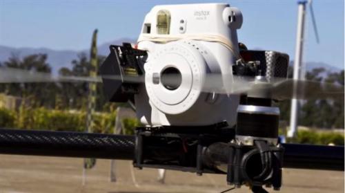 当无人机“遇上”拍立得 航拍原来还能这么玩