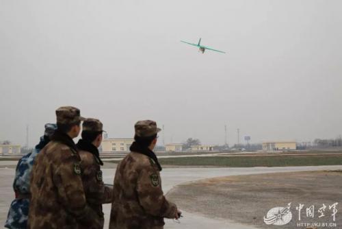 嵯峨山下，百余支战队对决无人机挑战赛