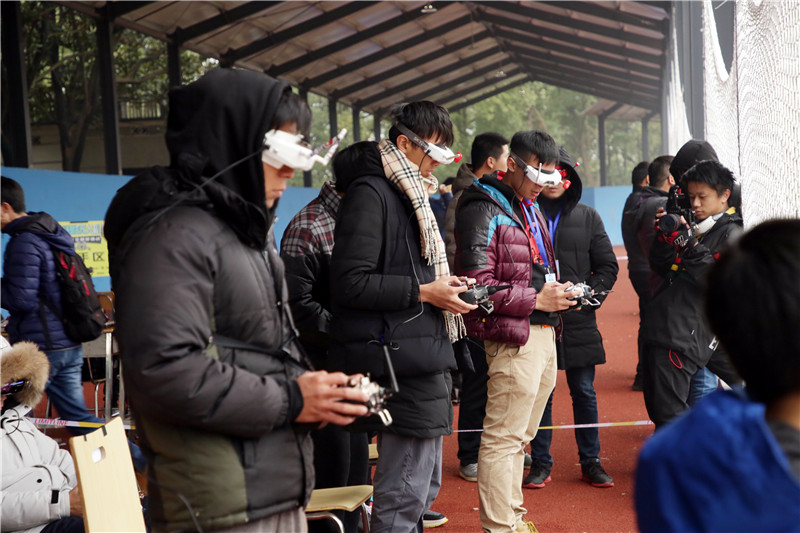 全国无人机竞速运动交流大会在湖南举办 