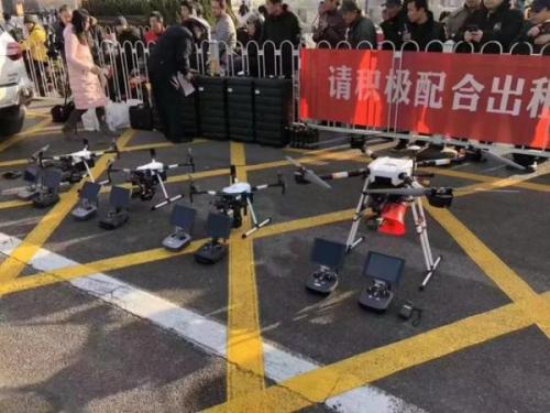 还敢乱停车么？天津用无人机高空摄录违停！