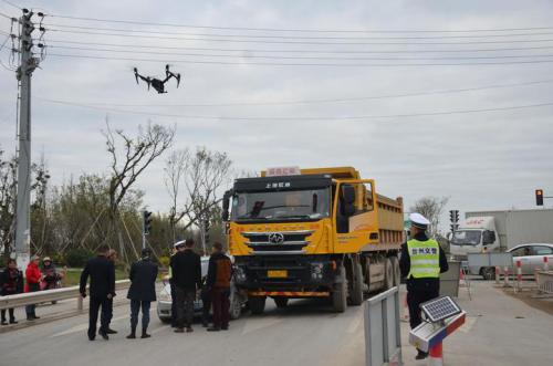 台州交警用无人机巡查了！高科技视角 千万别违法