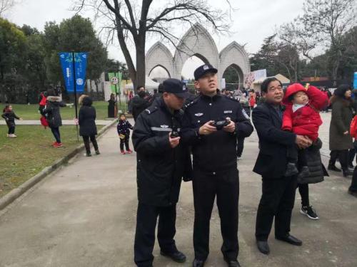 无人机出动进行全覆盖高空巡逻，应对佘山元旦登高大客流
