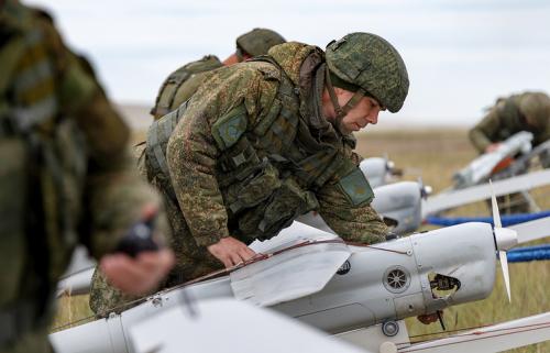 俄罗斯库波尔机电厂开发出可模拟“蜂群”无人机的靶标系统