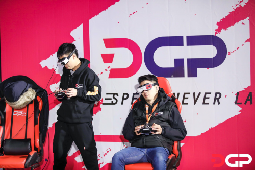 空中F1”在沪雪中飞舞 DGP无人机竞速赛上演年终大战