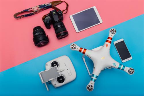 2018年无人机行业三大趋势：商业采用增加 大疆继续引领市场