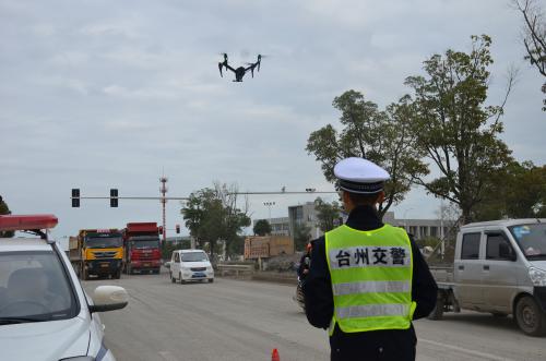 无人机助交通顺畅