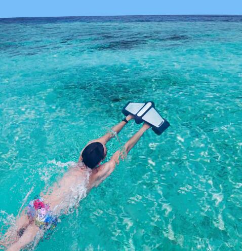 水中飞行器泰鼎诞生了，带上它可媲美游泳健将