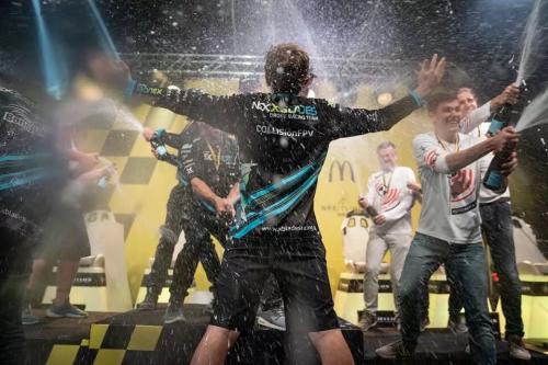 不止是表白！更是荣耀与未来 