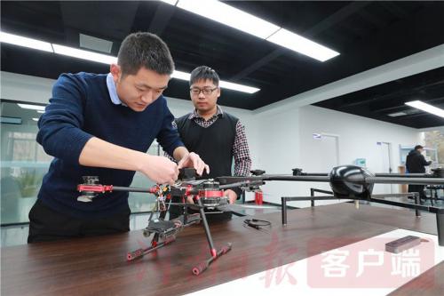 看！“灰机”！探访“高大上”的无人机研发中心